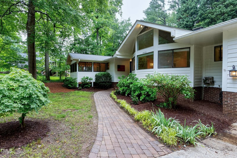 2004 Flagstone Pl, Raleigh, NC 27612