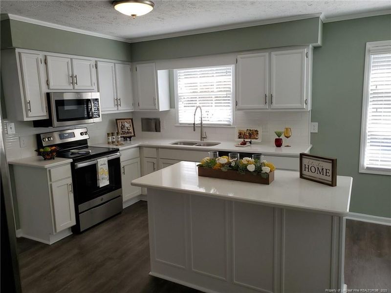 2004 Fordham Dr, Fayetteville, NC 28304