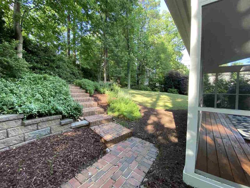2004 Hamrick Dr, Raleigh, NC 27615