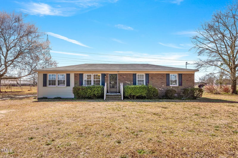 2004 Hilltop Ln, Goldsboro, NC 27530