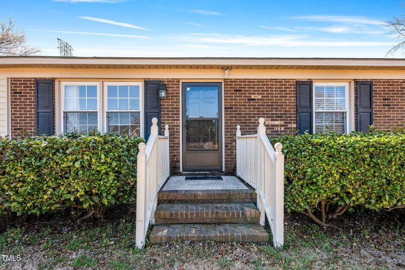 2004 Hilltop Ln, Goldsboro, NC 27530