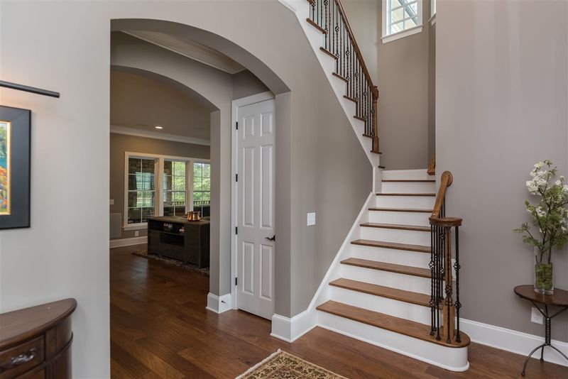 2004 Narrow Water Ln, Raleigh, NC 27614