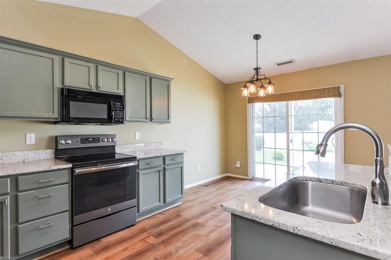 2004 Olive Tree Ln, Clayton, NC 27520