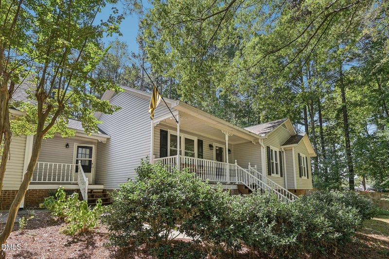 2004 Spring Valley Dr, Clayton, NC 27520