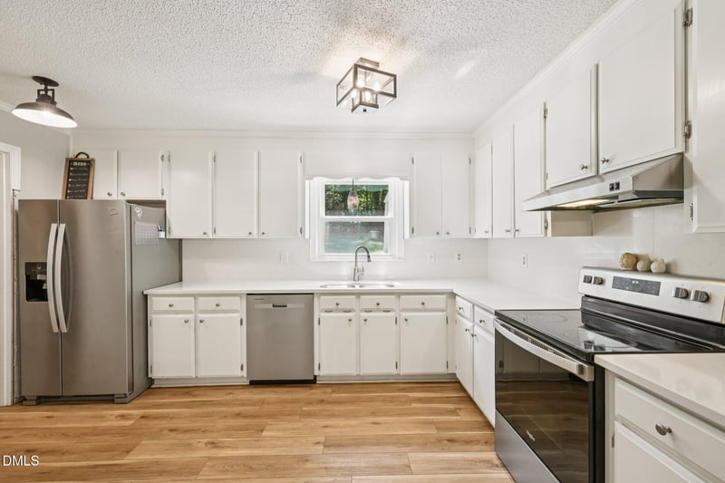 2004 Spring Valley Dr, Clayton, NC 27520