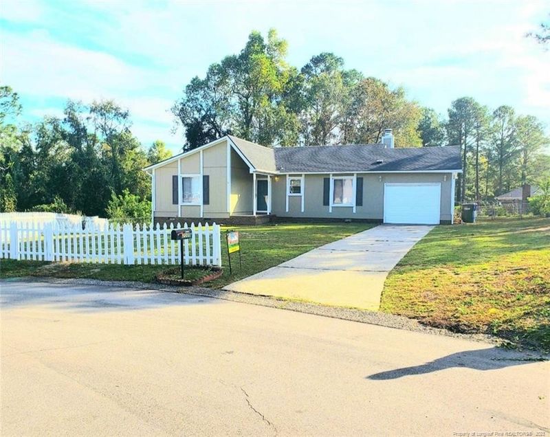 2005 Blackfriars Rd, Fayetteville, NC 28304