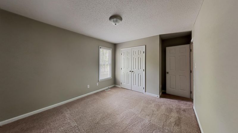 2005 Hunt Club Dr, Clayton, NC 27520