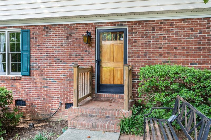 2005 Quail Forest Dr, Raleigh, NC 27609