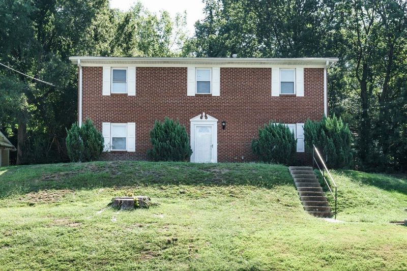 2005 Southgate Dr, Raleigh, NC 27610