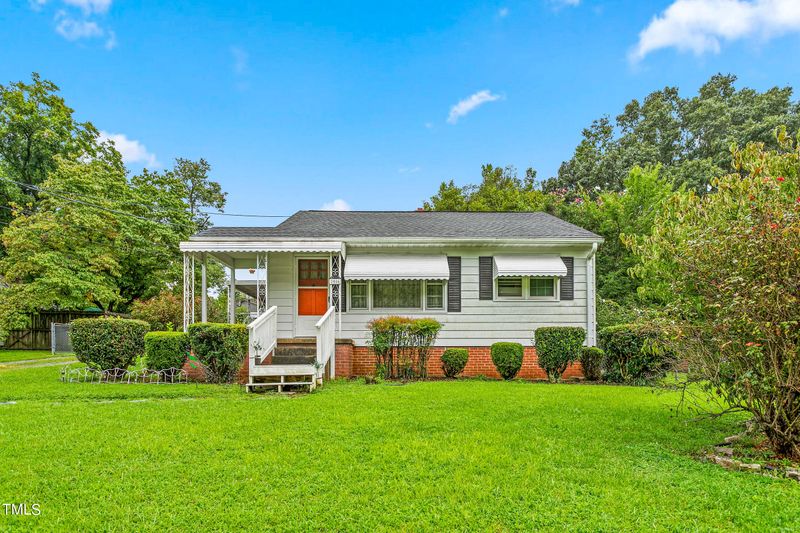 2006 N Ashland Dr, Graham, NC 27253