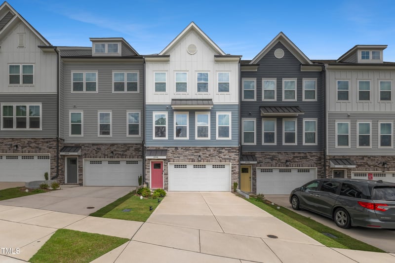 2006 Leo Dr, Apex, NC 27502