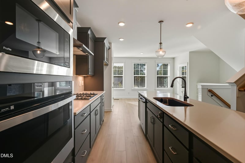 2006 Leo Dr, Apex, NC 27502