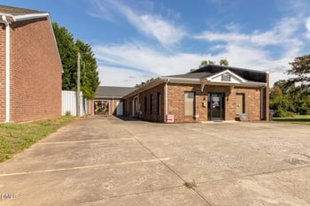 2006 Maple Ave, Burlington, NC 27215