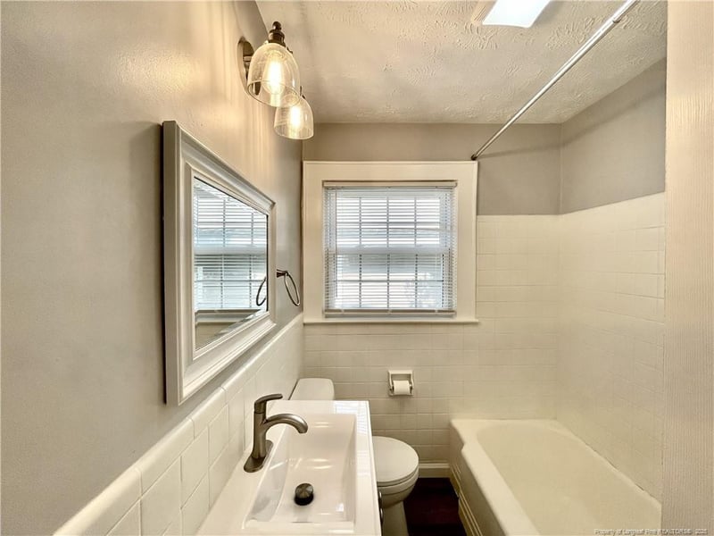 2006 Rock Ave, Fayetteville, NC 28303