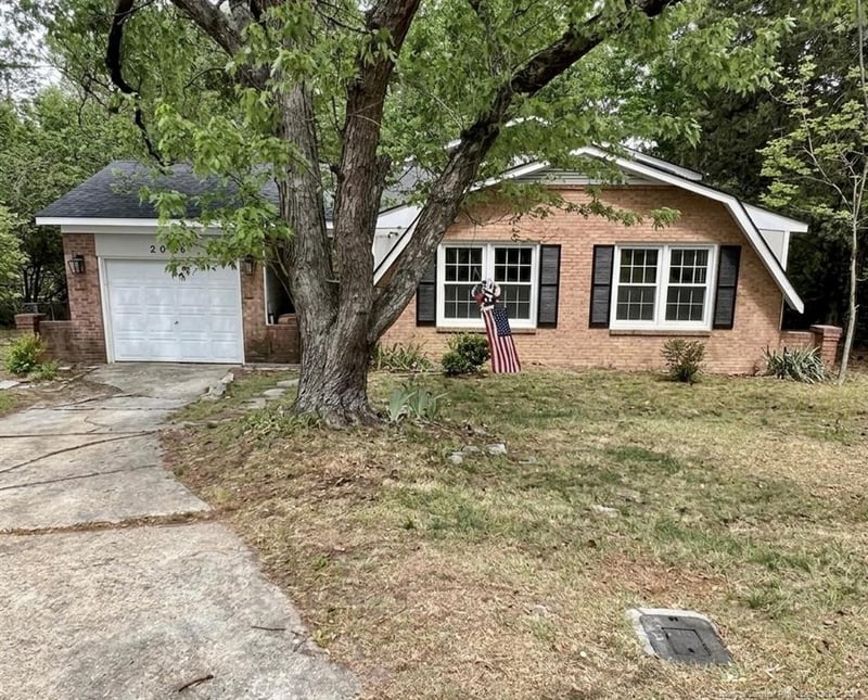 2006 Shiloh Dr, Fayetteville, NC 28304