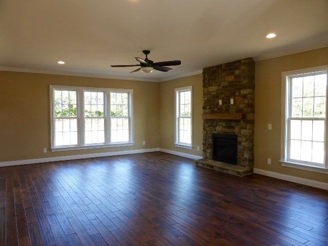 2006 Taramar Ln, Zebulon, NC 27597
