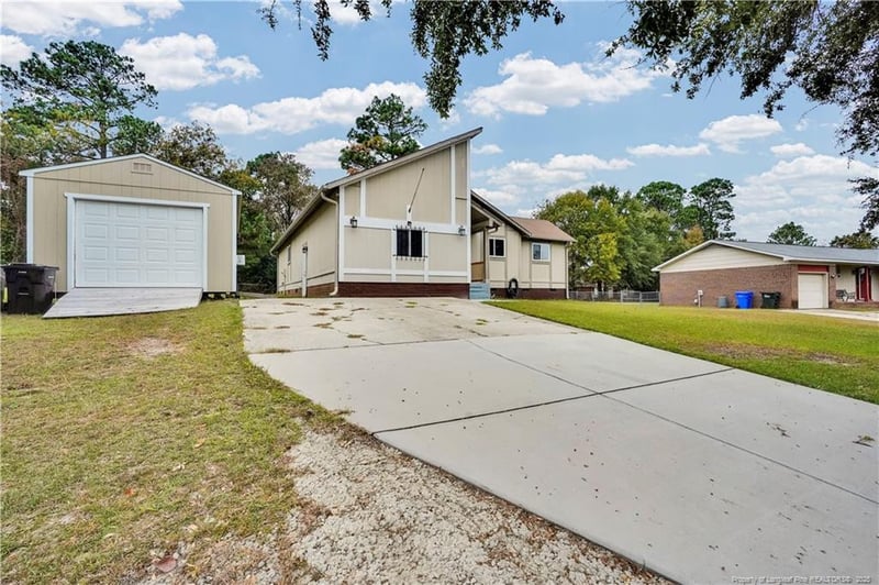 2008 Dockside Dr, Fayetteville, NC 28304