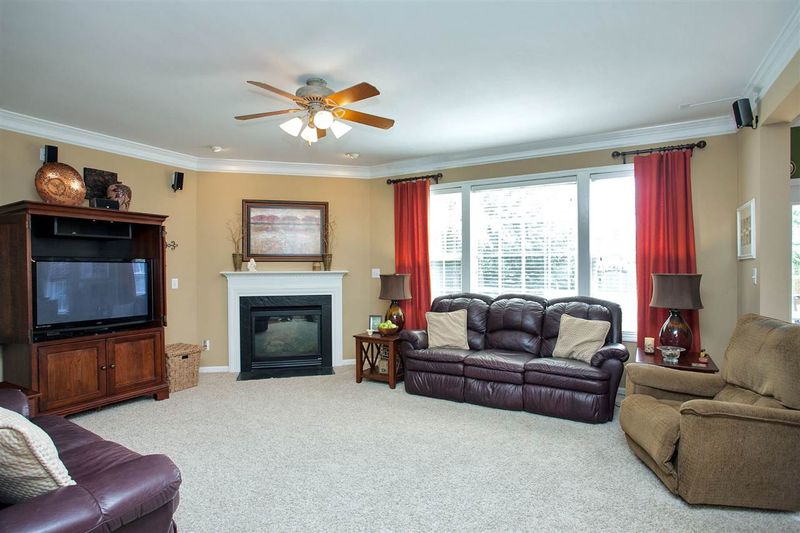 2008 Lilly Brook St, Fuquay Varina, NC 27526