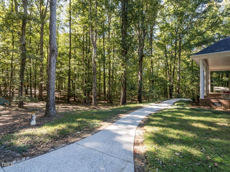 2008 Neuse Colony Dr, Clayton, NC 27527