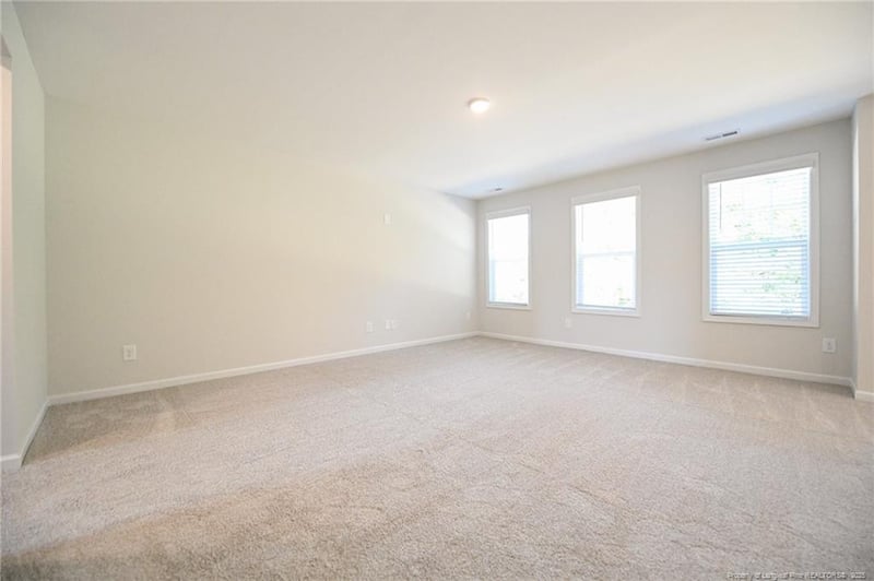 2009 Black Bear Ct, Hope Mills, NC 28348