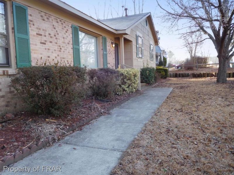 2009 Dockside Dr, Fayetteville, NC 28304