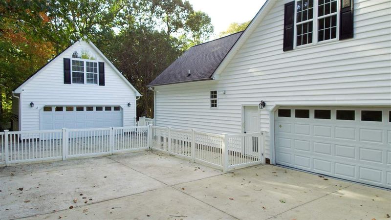 2009 Foxbrook Dr, Raleigh, NC 27603