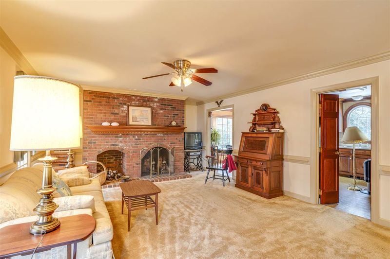 2009 Hunterfield Ln, Raleigh, NC 27609