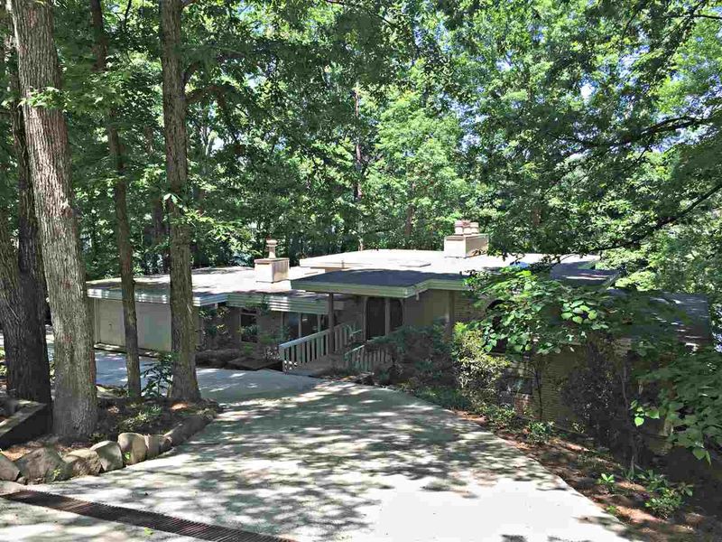 2009 S Lakeshore Dr, Chapel Hill, NC 27514