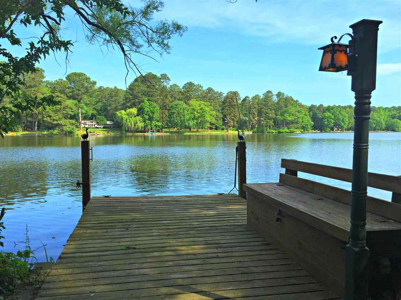 2009 S Lakeshore Dr, Chapel Hill, NC 27514