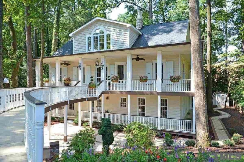 2009 Reaves Dr, Raleigh, NC 27608