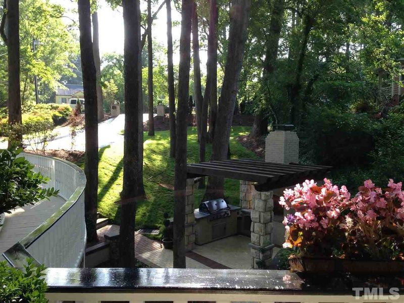 2009 Reaves Dr, Raleigh, NC 27608