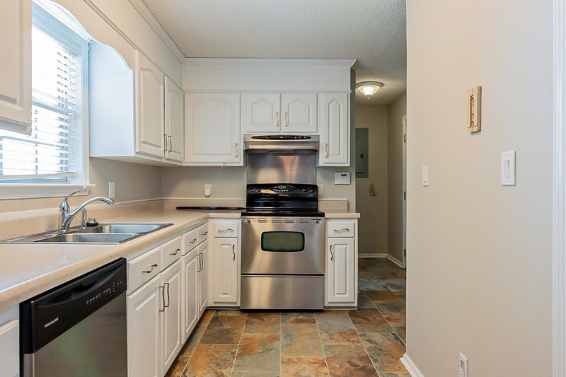 2009 Talloway Dr, Cary, NC 27511