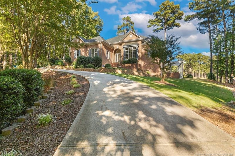 2009 Traceway Dr, Sanford, NC 27332