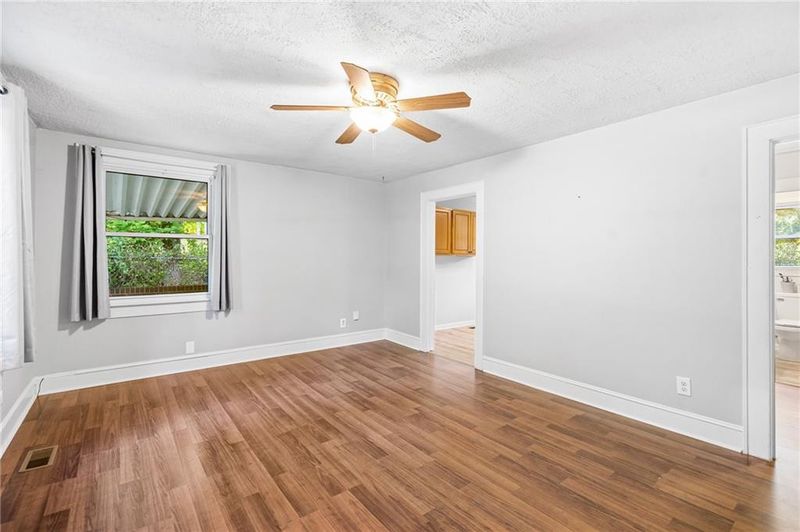 201 Albany St, Burlington, NC 27215