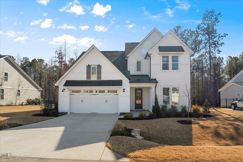 201 Amber Oak Dr, Selma, NC 27576