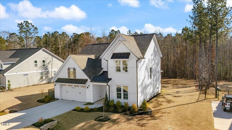 201 Amber Oak Dr, Selma, NC 27576