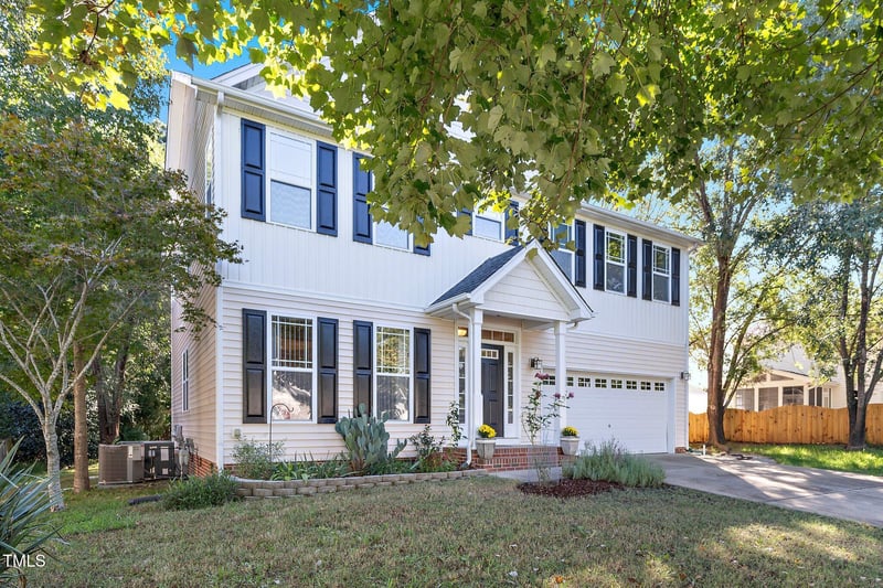 201 Autumn Glen Ln, Holly Springs, NC 27540