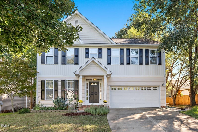 201 Autumn Glen Ln, Holly Springs, NC 27540