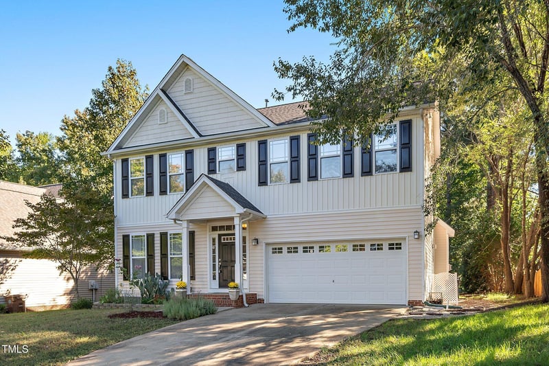 201 Autumn Glen Ln, Holly Springs, NC 27540