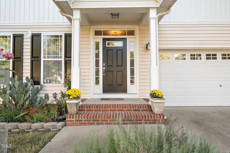 201 Autumn Glen Ln, Holly Springs, NC 27540