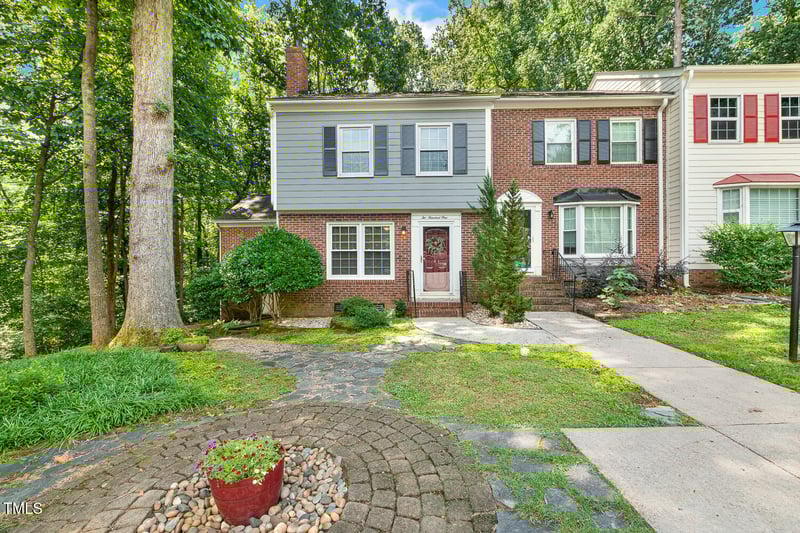 201 Barbary Ct, Cary, NC 27511