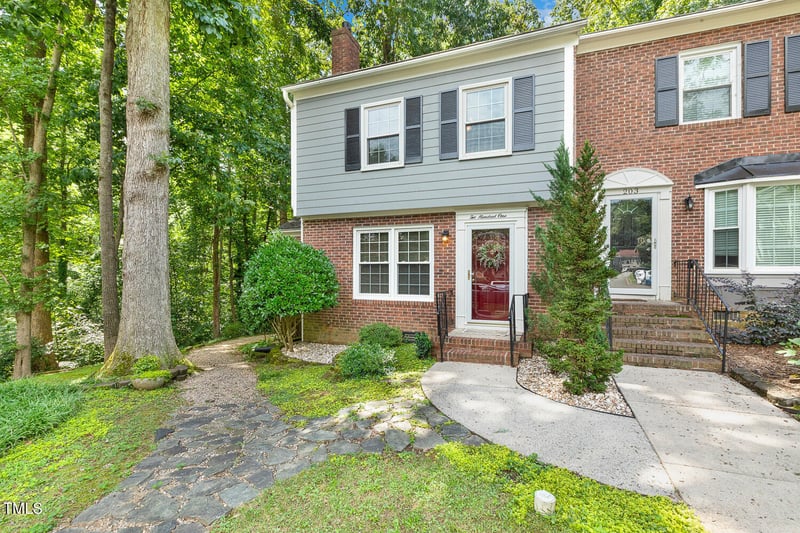 201 Barbary Ct, Cary, NC 27511