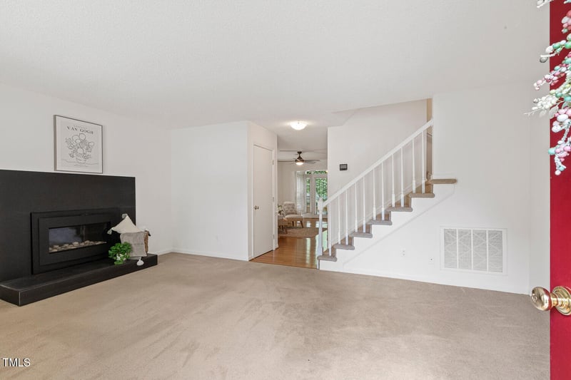 201 Barbary Ct, Cary, NC 27511
