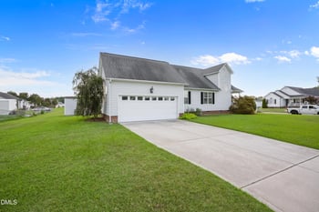 201 Bishop Ln, Dunn, NC 28334