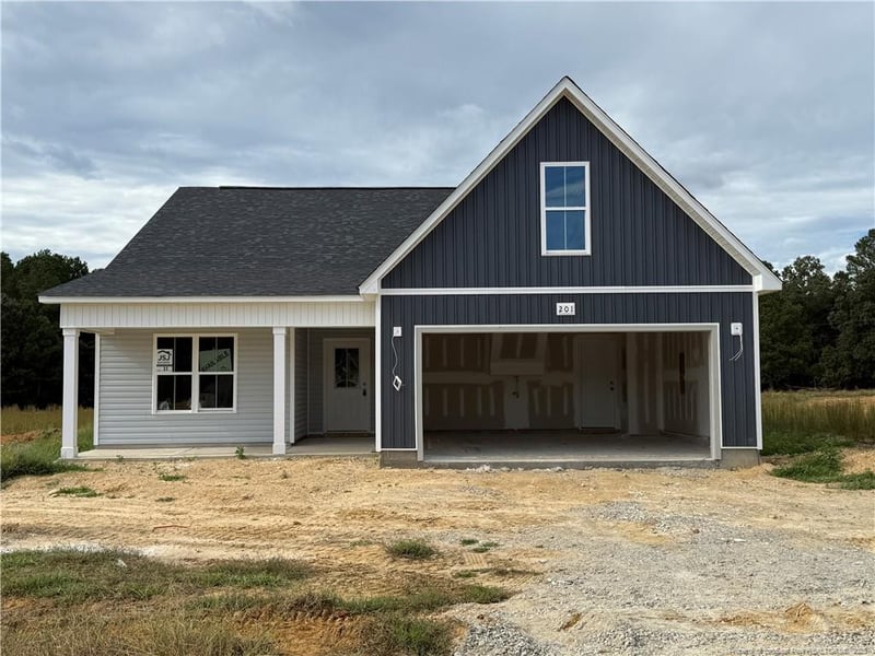 201 Boston River Dr, Dunn, NC 28334