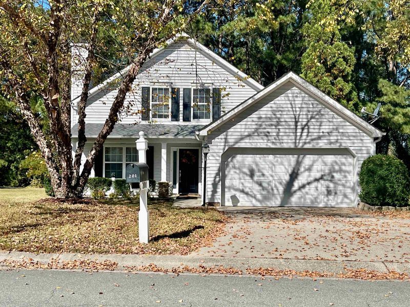 201 Briarhaven Dr, Durham, NC 27703