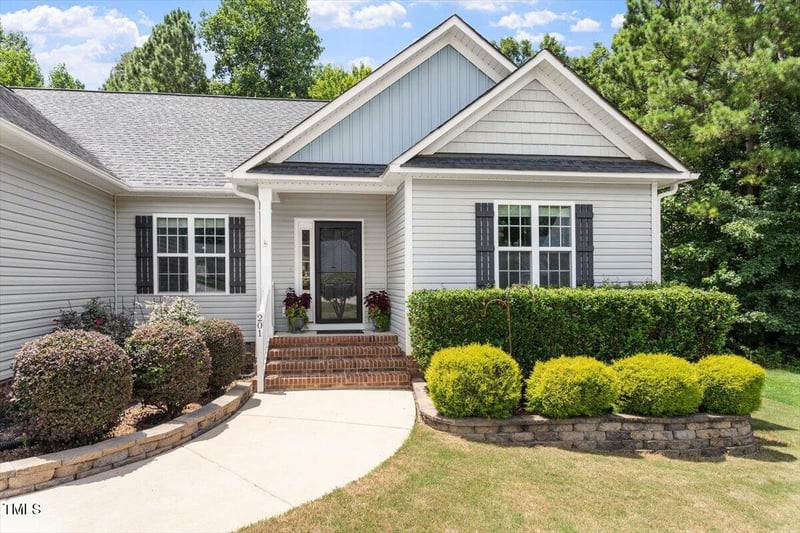 201 Brindley Cir, Clayton, NC 27520