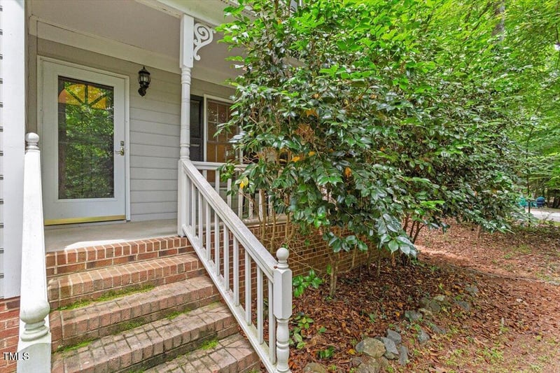 201 Cobblestone Dr, Chapel Hill, NC 27516