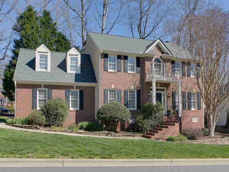 201 Coltsgate Dr, Cary, NC 27518