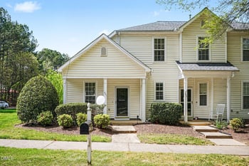 201 Commons Dr, Holly Springs, NC 27540